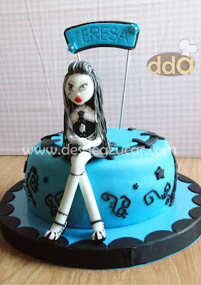 tarta de Frankie Stein, Frankie Stein, monster high, tarta de monster high, tarta, tarta fondant, tarta fondant Sevilla