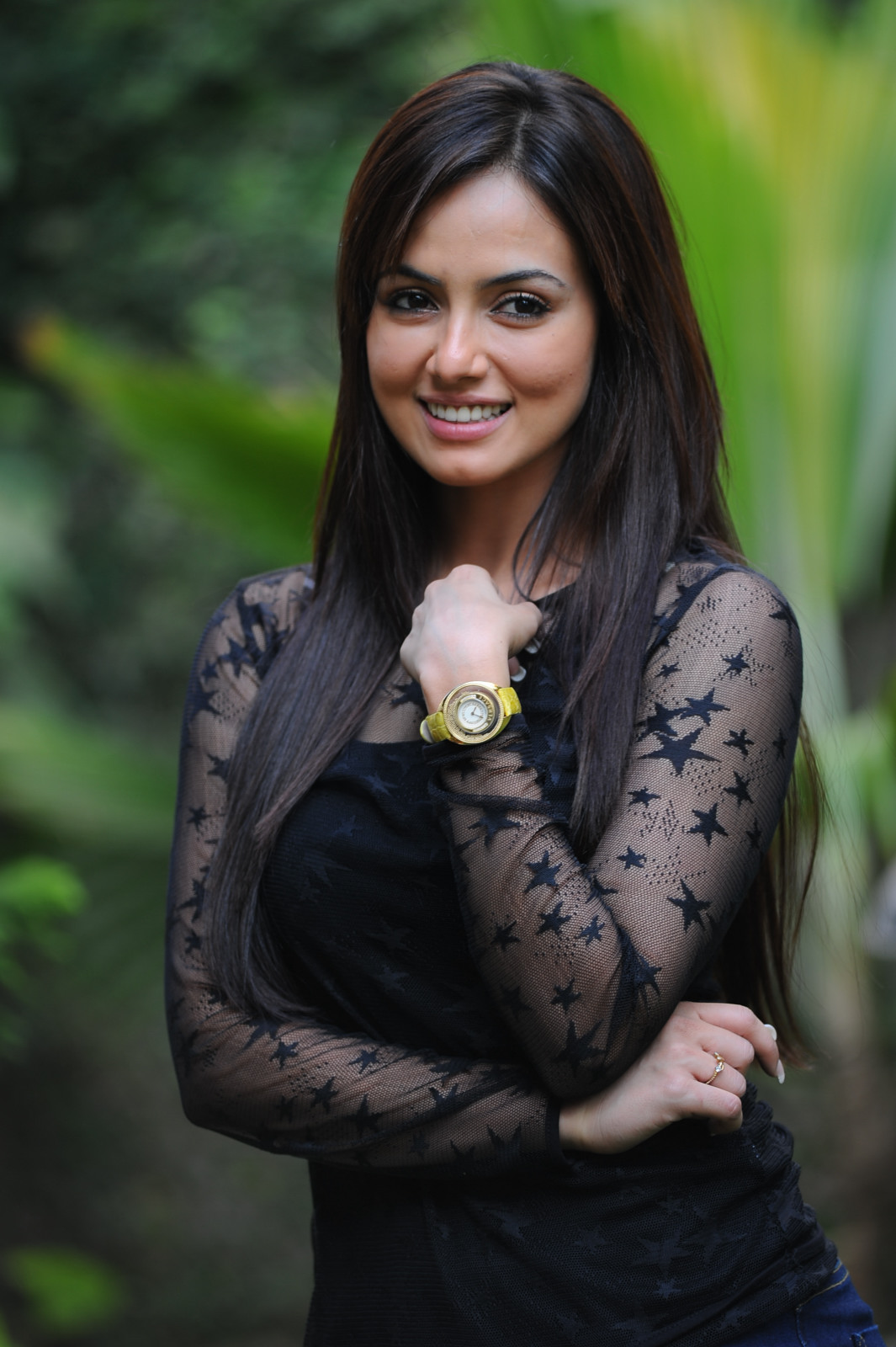 Actress Gallery: sana khan latest stills