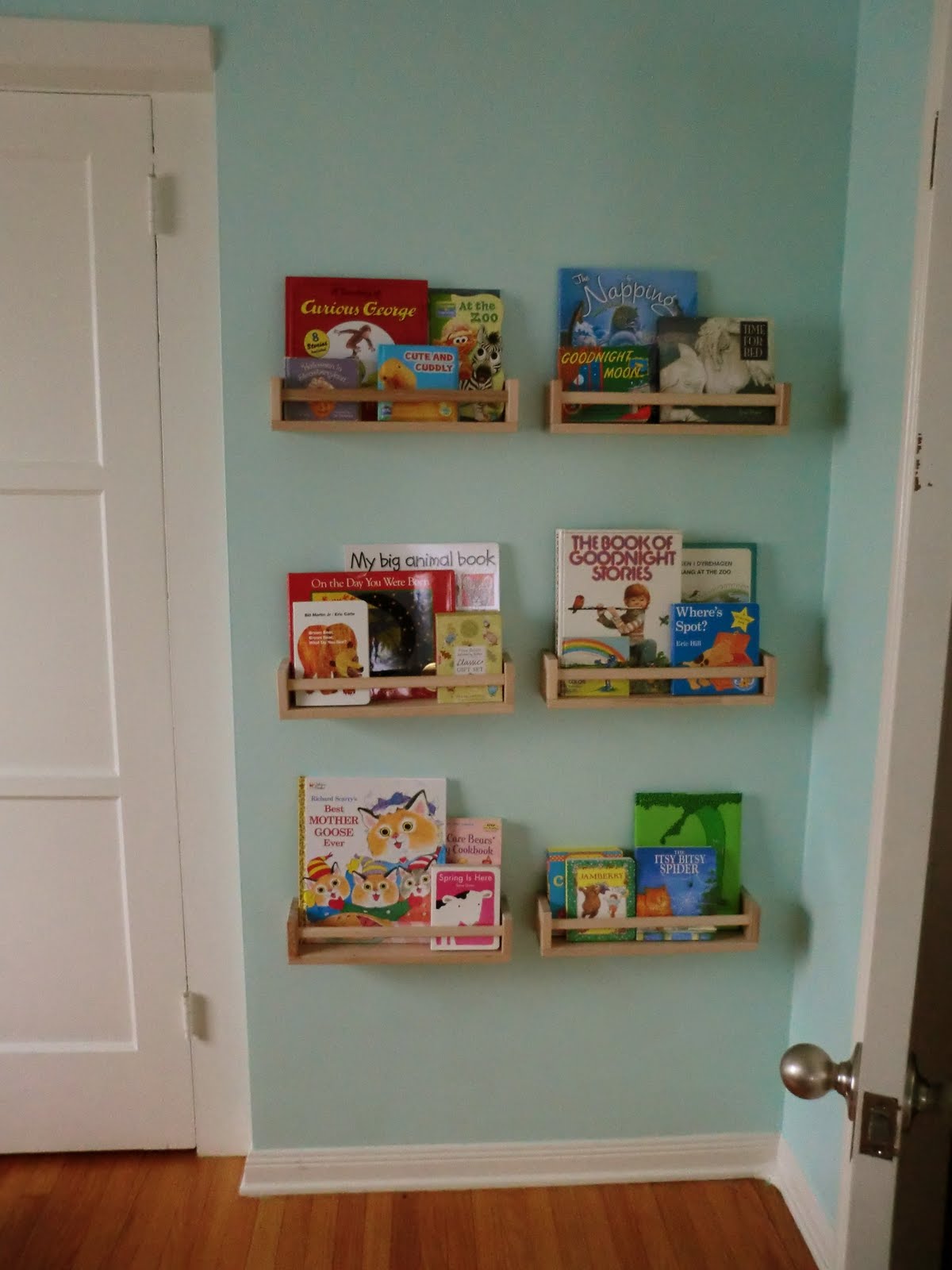 a lovely little life Mini nursery library