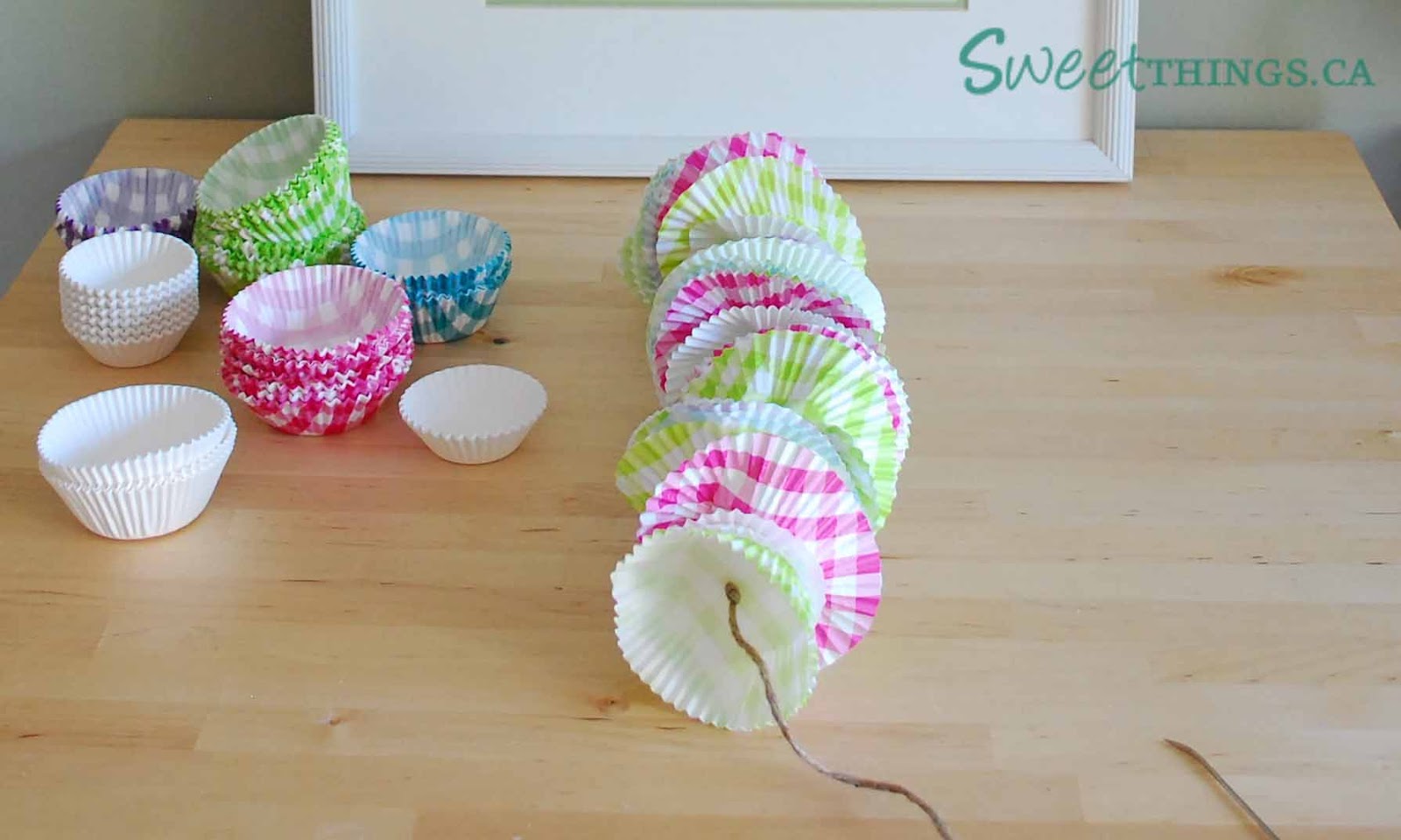 SweetThings DIY Cupcake Wrapper Bunting Tutorial