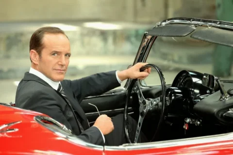 AGENTE COULSON (CLARK GREGG)