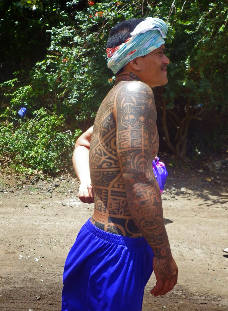 Tatoueur polynésien Tahiti en France - Tatouage Traditionnel Polynésien