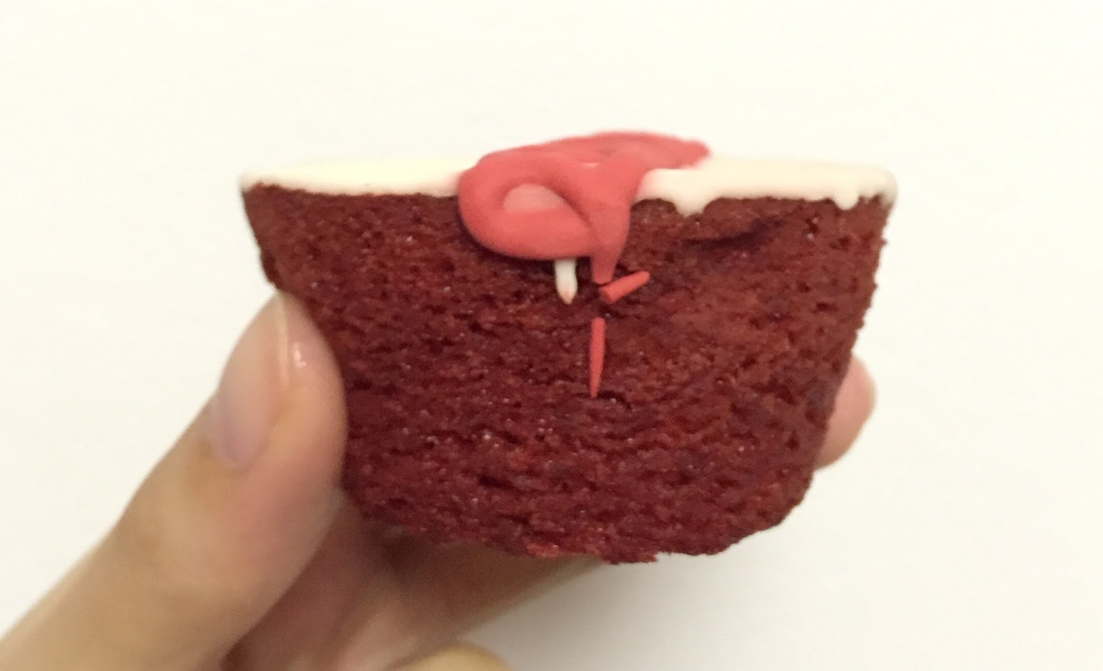 Hostess Red Velvet CupCake / ホステス レッドベルベット カップケーキ I'm Made of Sugar