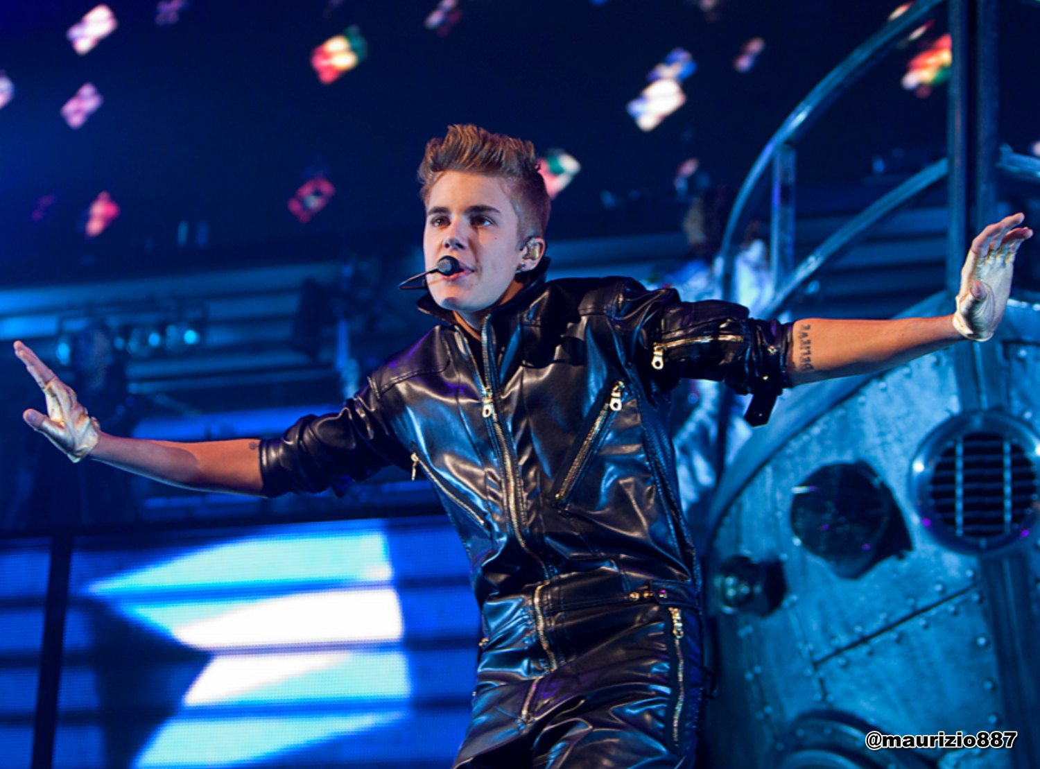 Art news: April 2003