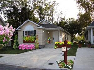Design small house with beautiful landscaping | Outdoor ...