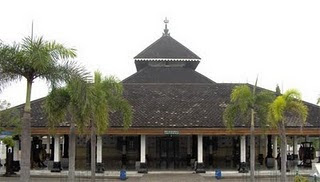 Masjid Sultan Suriansyah (1526)