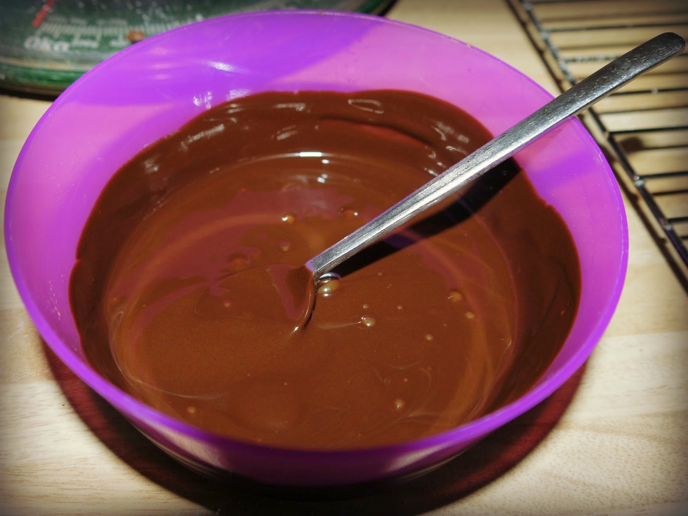 melted chocolate Dr Oetkers, chocolate cake
