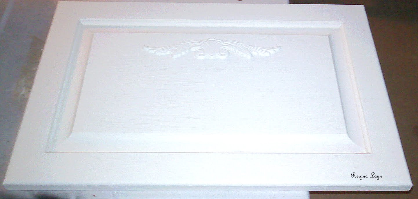 Reigna Layn SOS! Why is my Annie Sloan Chalk Paint Chipping???