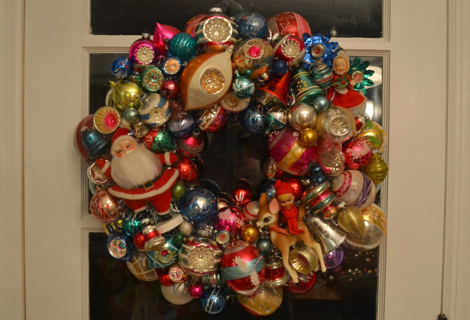 Erika Made It Christmas Craft Week Vintage Ornament Wreath