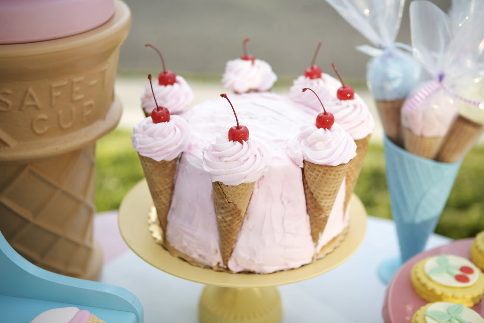 Kara's Party Ideas Ice Cream Social Summer, Vintage Ice Cream Party