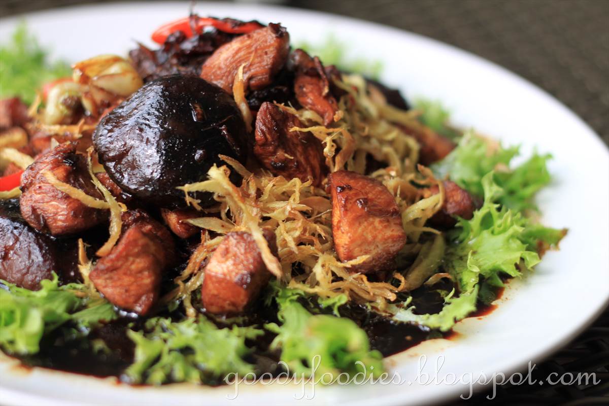 GoodyFoodies Recipe Stir fried chicken with dark soy sauce and crispy