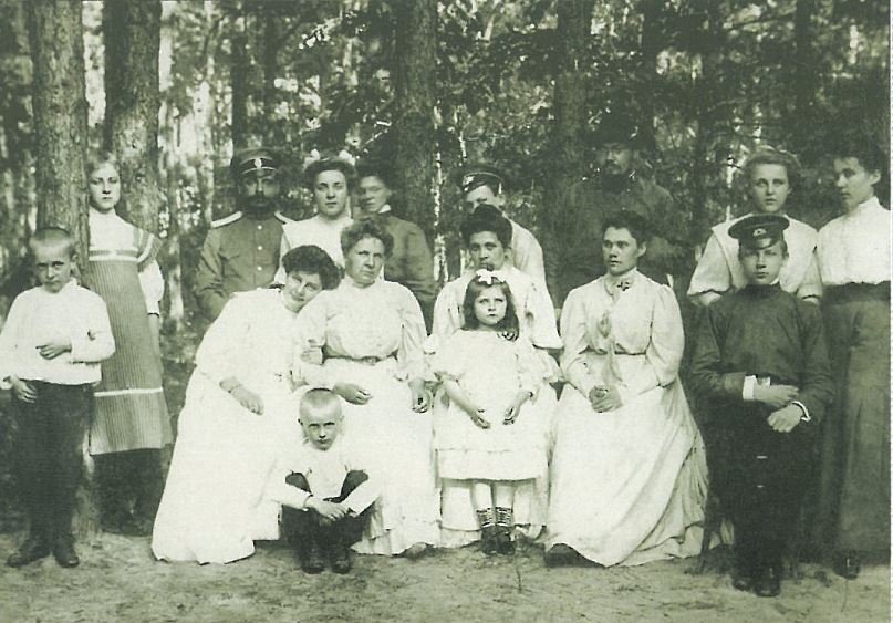 Семья Булгакова в Буче