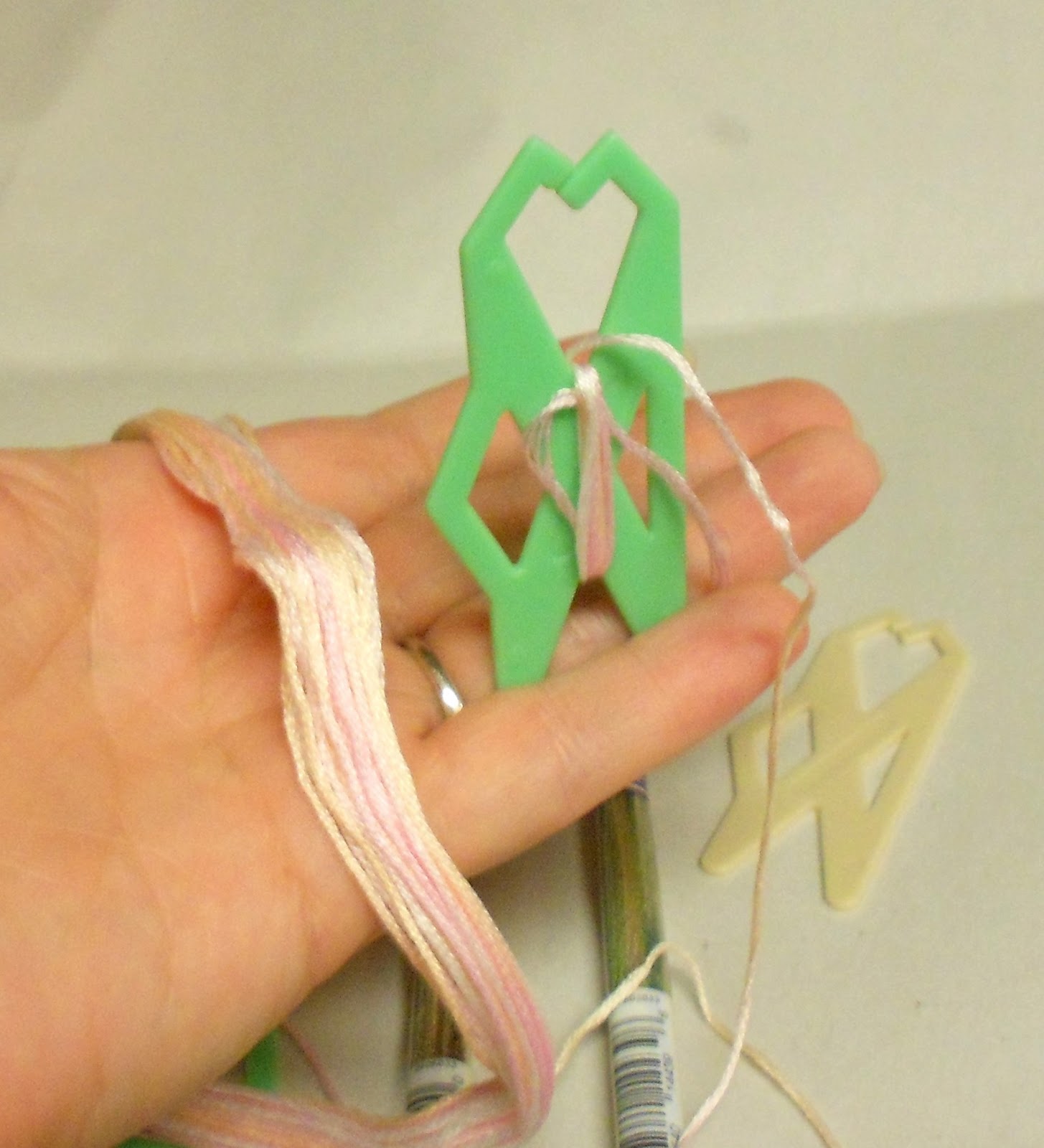 Natalia's Fine Needlework TUTORIAL How To make a Dollhouse Braided Rug