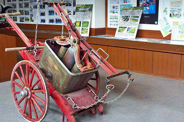 antique fire pump, museum