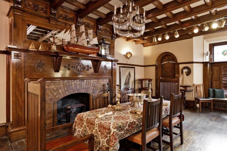 Victorian Gothic interior style February 2013