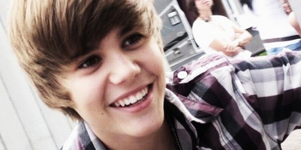 Justin was wearing a lack justin bieber glasses black. Justin was wearing a lack