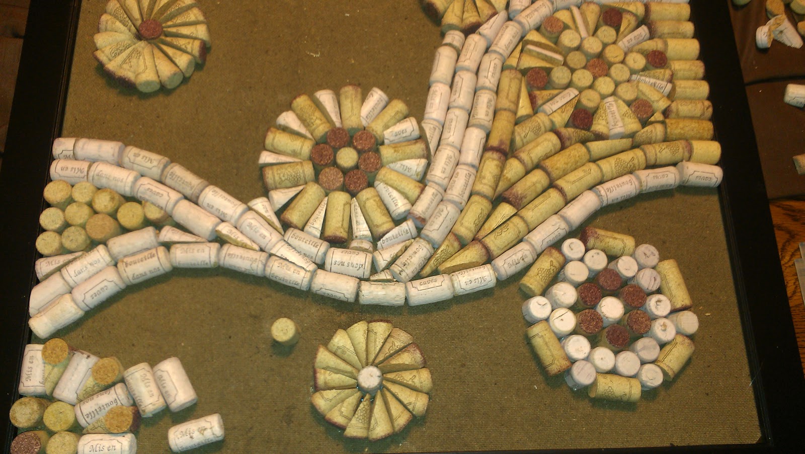 rainysunraynails Howto Cork Board. (unrelated nail art)