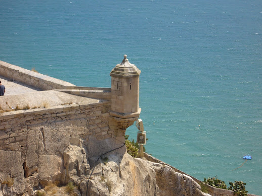 Castello de Santa Bárbara,( Click) pinchando en la foto, te lleva a la asociación de castillos