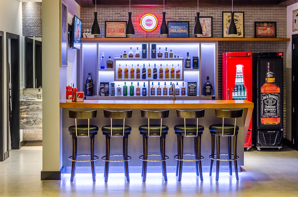 Pub em casa super tendência! Veja modelos e dicas de como ter um home