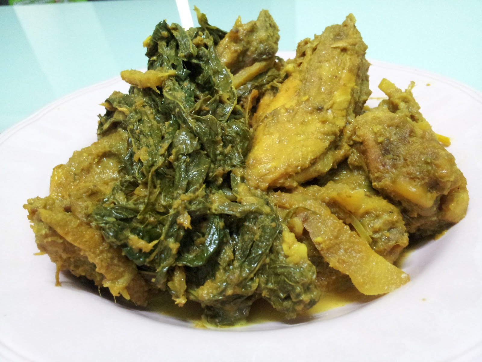Roda Berpusing Mencari Nikmat Alam Rendang Ayam Kampung Pucuk Ubi
