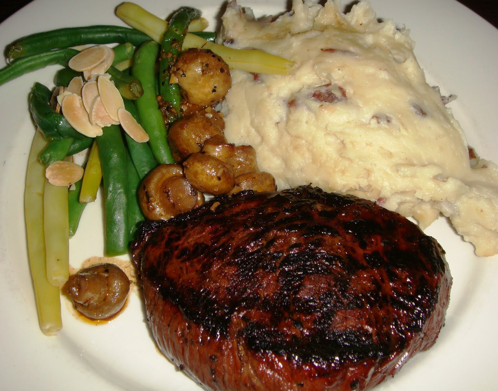 The Keg Neurotic Nibbler