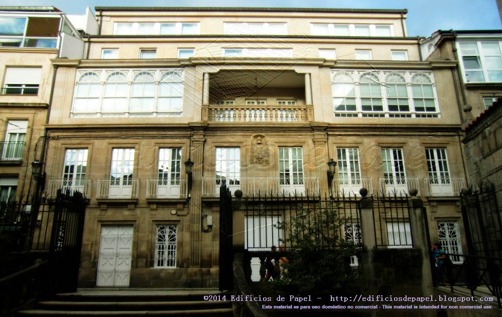 Los bajos de esta casa blasonada albergaron un teatro En la Calle de Santo Domingo