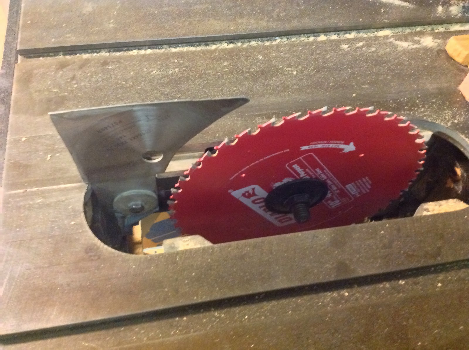 Build and Rebuild, Island style Table (Saw) Manners DIY Splitter