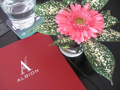 Albion KL table setting Albion KL table setting
