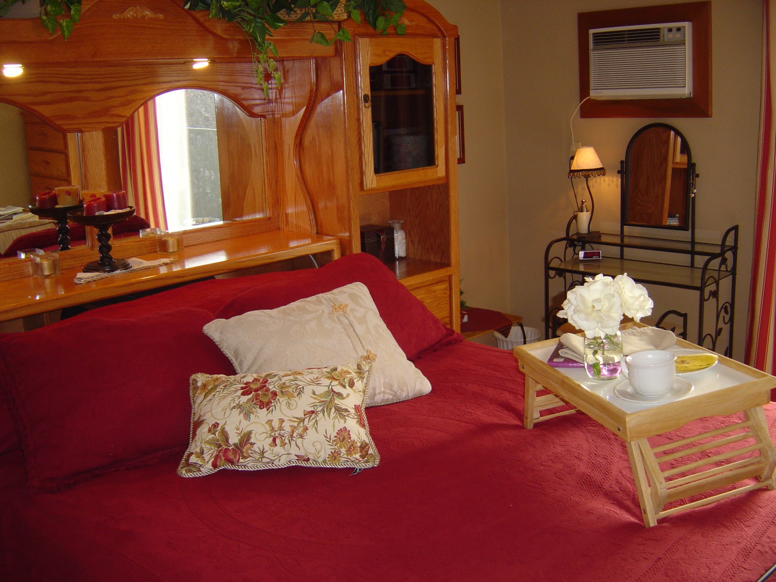 Our master bedroom tricks to make it feel bigger & organized