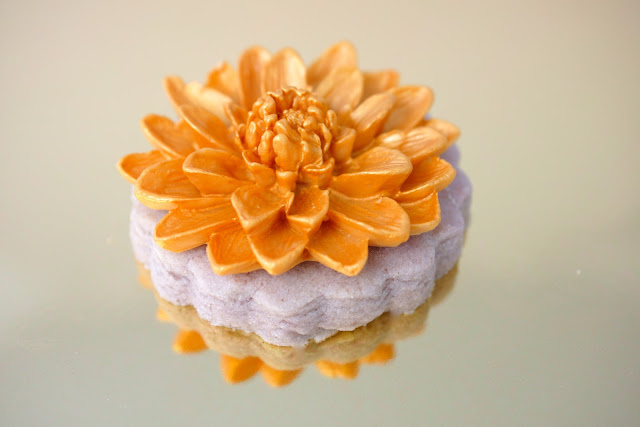 Adventures in Sugarland: Lavender Chrysanthemum Cookies