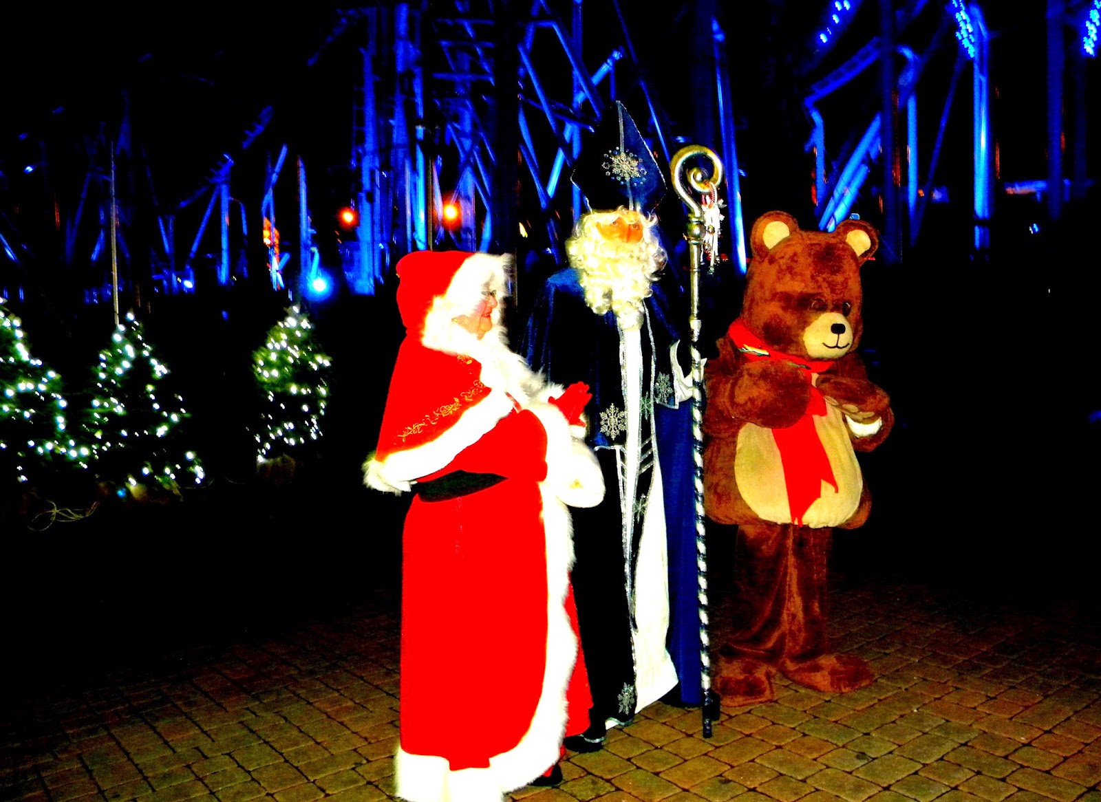 save 200 at giant eagle or purchase online for 1499 125 processing fee 1 amusement tax you can also purchase a season pass for holiday lights - Giant Eagle Christmas Hours save 200 at giant eagle or purchase online for 1499 125 processing fee 1 amusement tax you can also purchase a season pass for holiday lights - Giant Eagle Christmas Hours