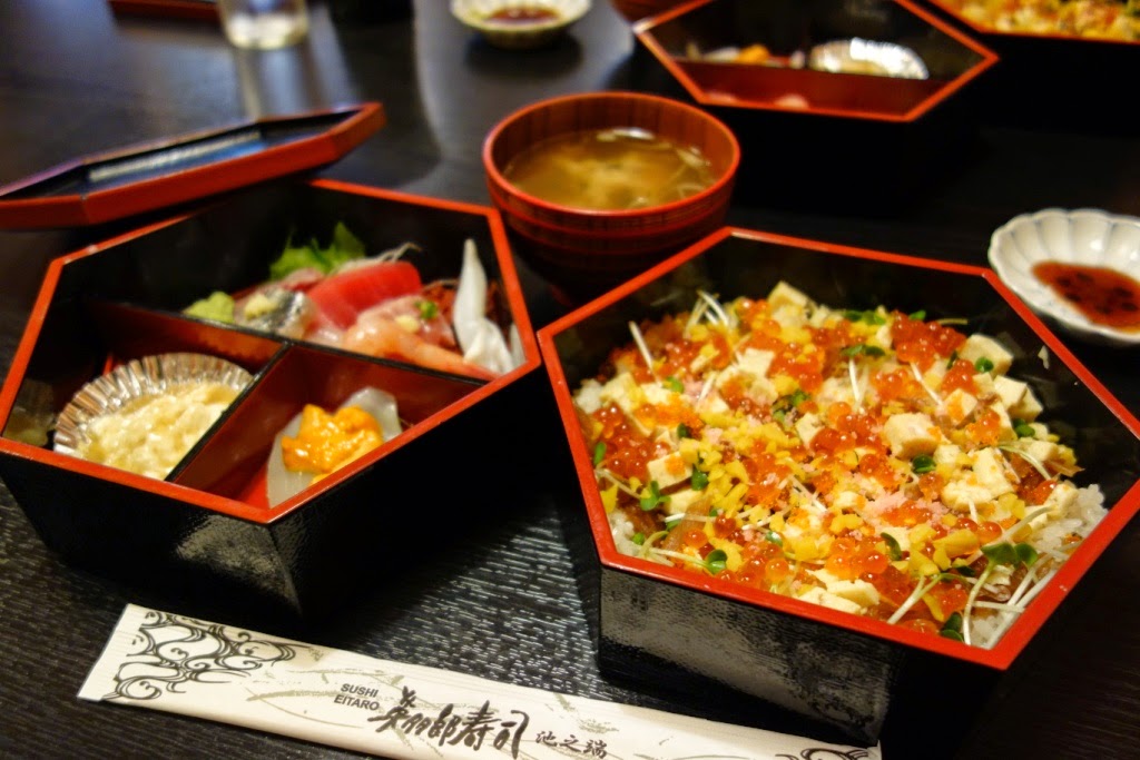 My eating life in Tokyo: Scattered sushi at a nearest sushi restaurant