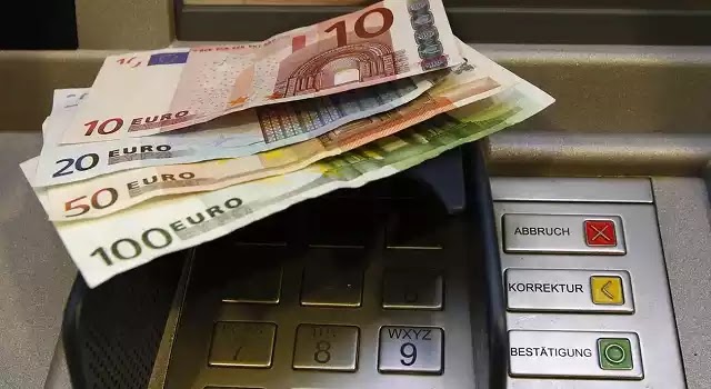 Απάτη η χαλάρωσή των Capital Controls! Λιγότερα τα λεφτά που θα «σηκώνουμε» σε λίγες ημέρες Απάτη η χαλάρωσή των Capital Controls! Λιγότερα τα λεφτά που θα «σηκώνουμε» σε λίγες ημέρες