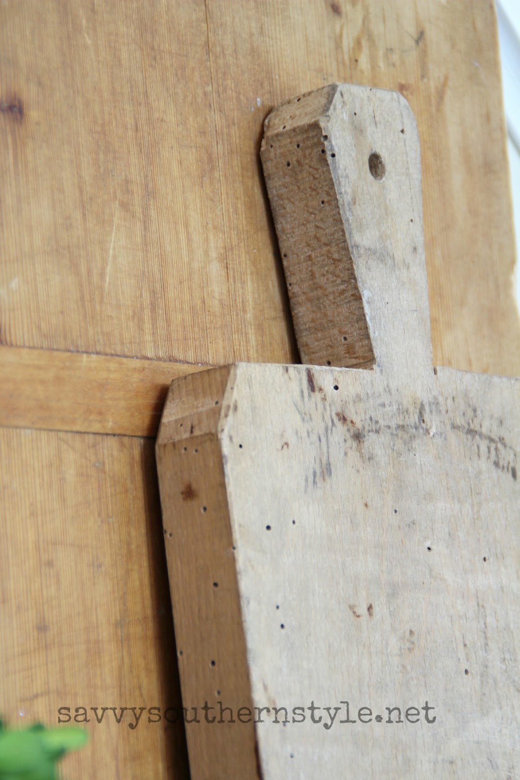 Savvy Southern Style Decorating With Vintage Breadboards
