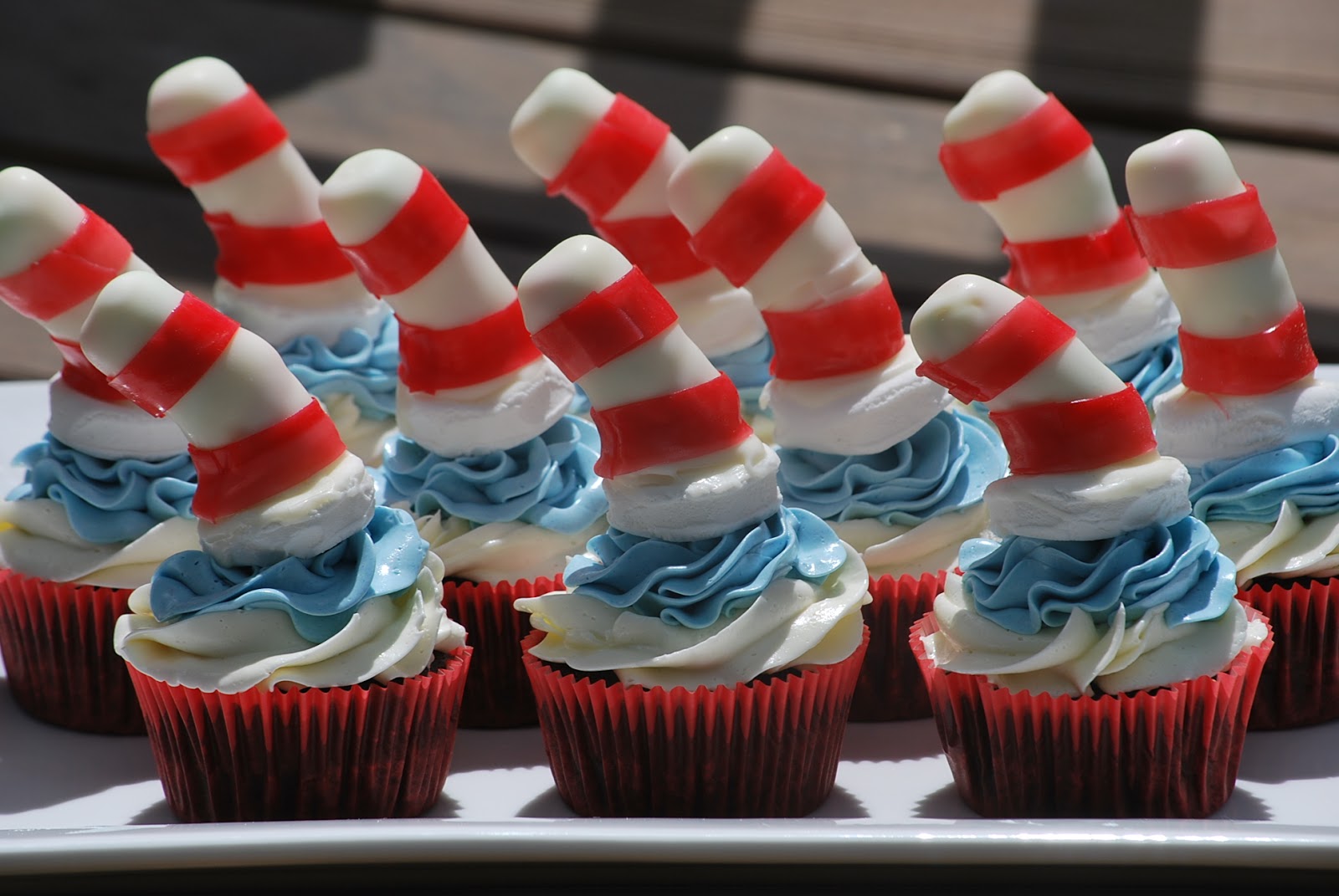 My story in recipes: Cat in the Hat Cake and Cupcakes