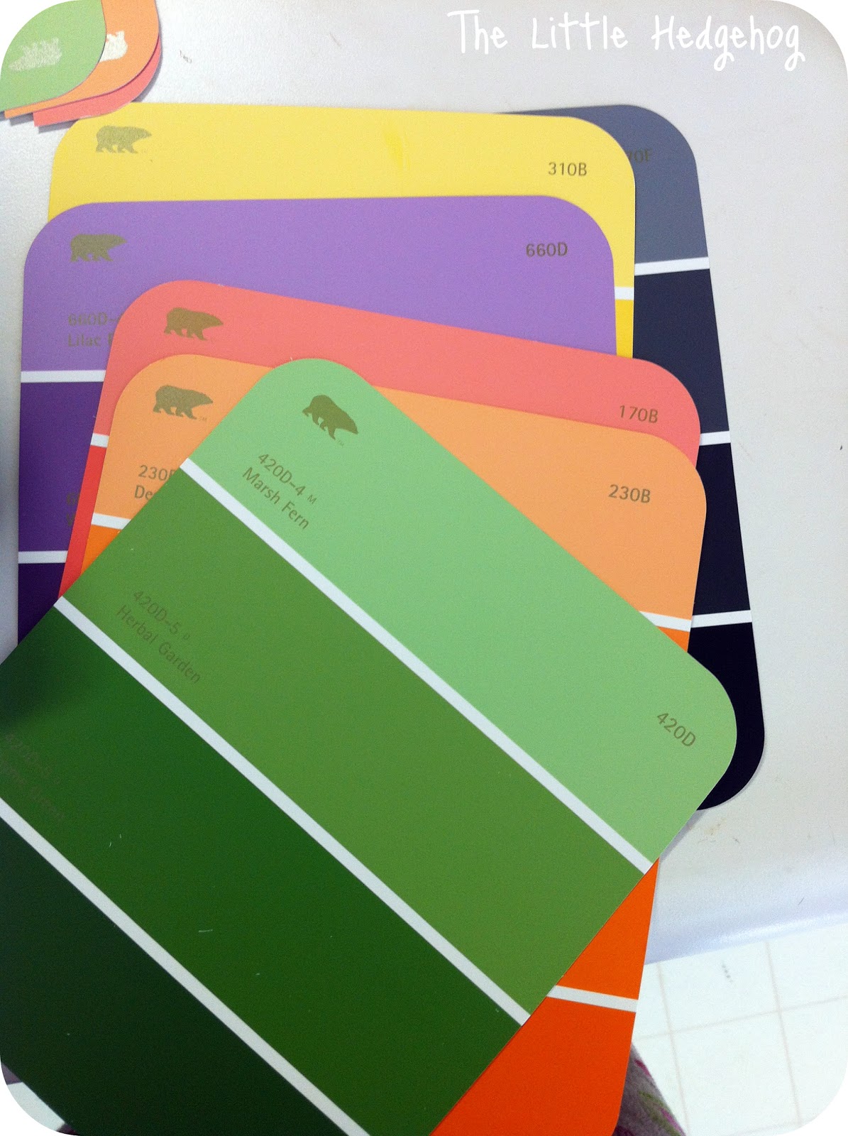 the little hedgehog Busy Bag Matching Paint Chip Shades