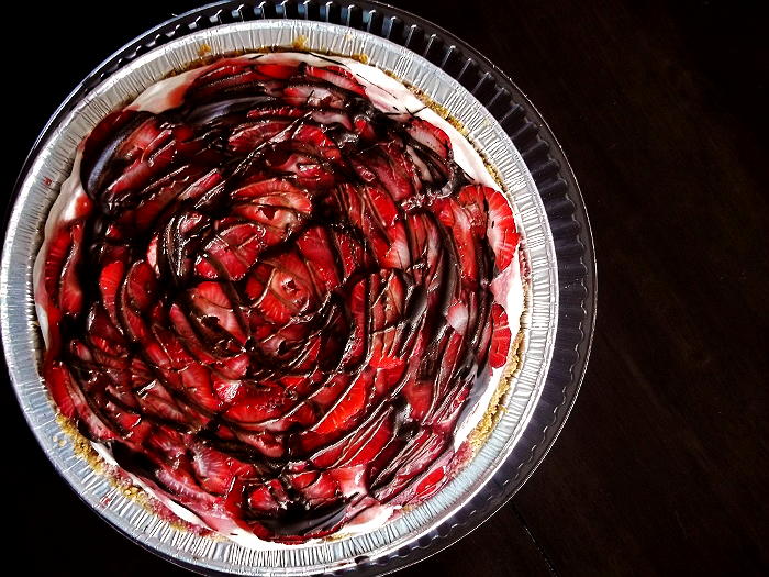 Handi-Foil Pie Pan and Lid Sets Pie Showdown Strawberry Cream Pie