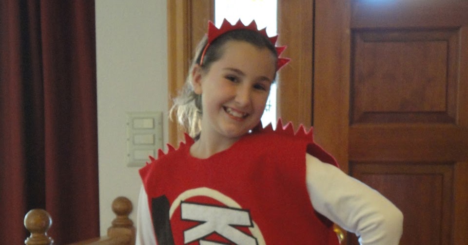 Rebecca's Round Up A tasty costume! {Felt KitKat Halloween Costume}