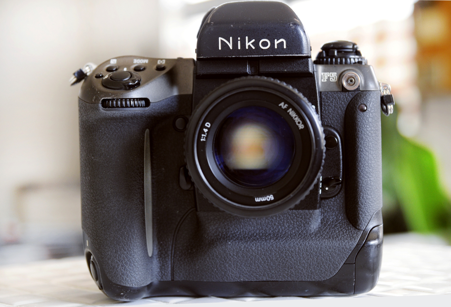 Photographer 3010: フィルムカメラの話 Nikon F5 ニコン50周年モデル