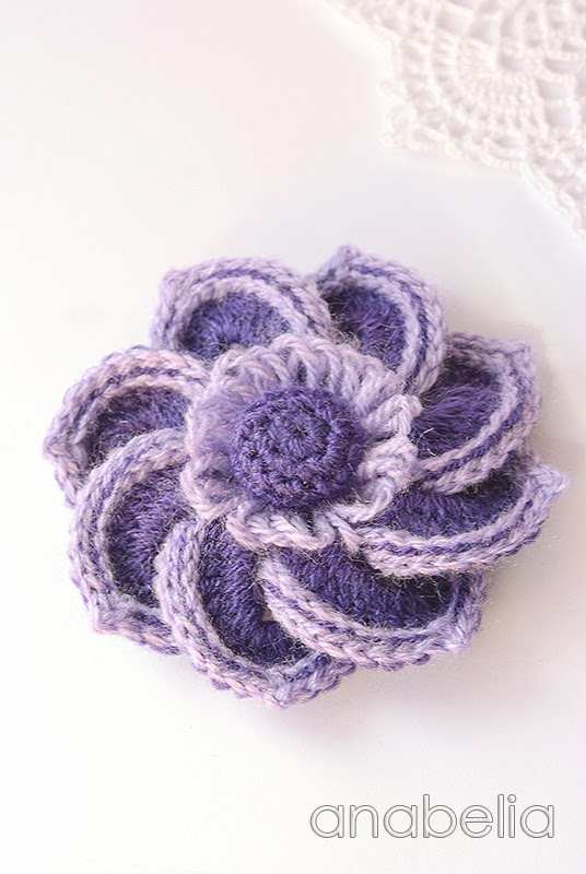 Helena crochet brooch by Anabelia
