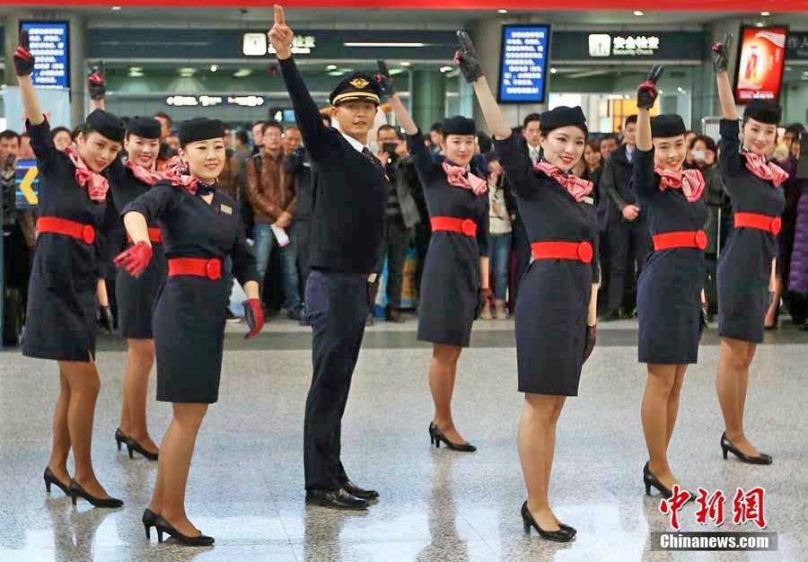 Gerrys Blog Flashmob Tanz Von Flugbegleitern Am Flughafen