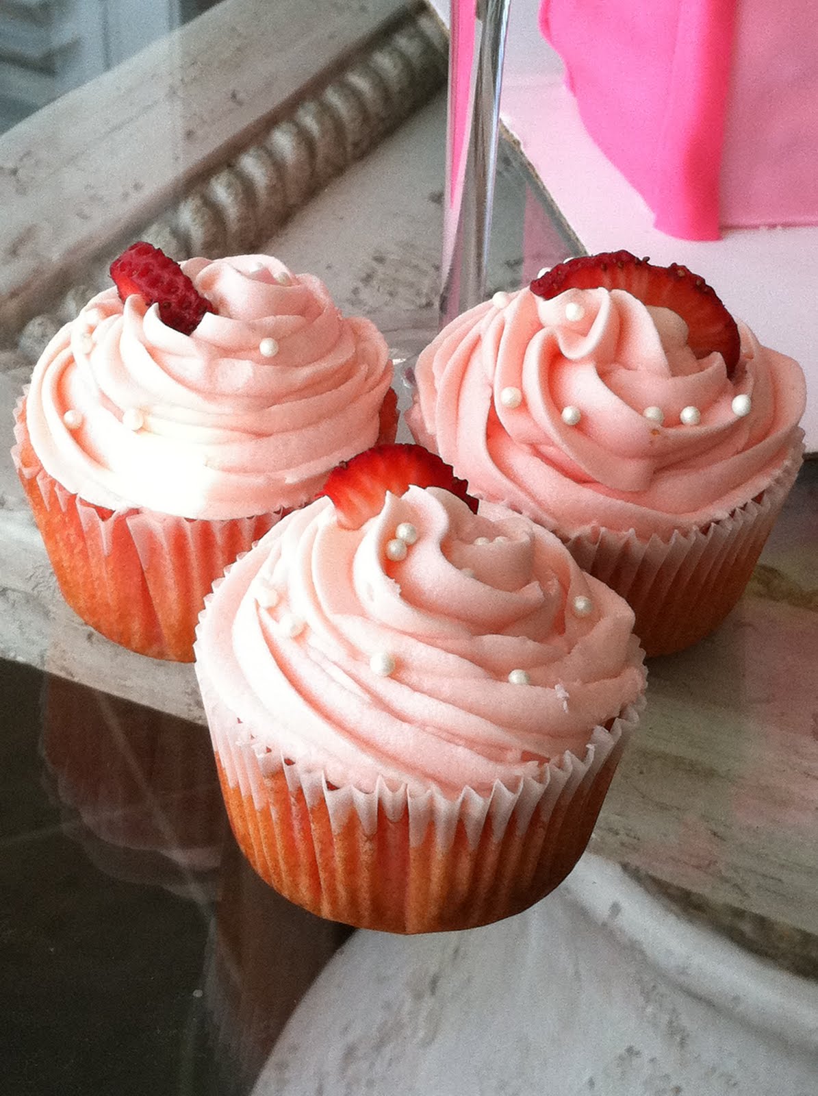 A Bowl of Creativity Strawberry Daiquiri Cupcakes
