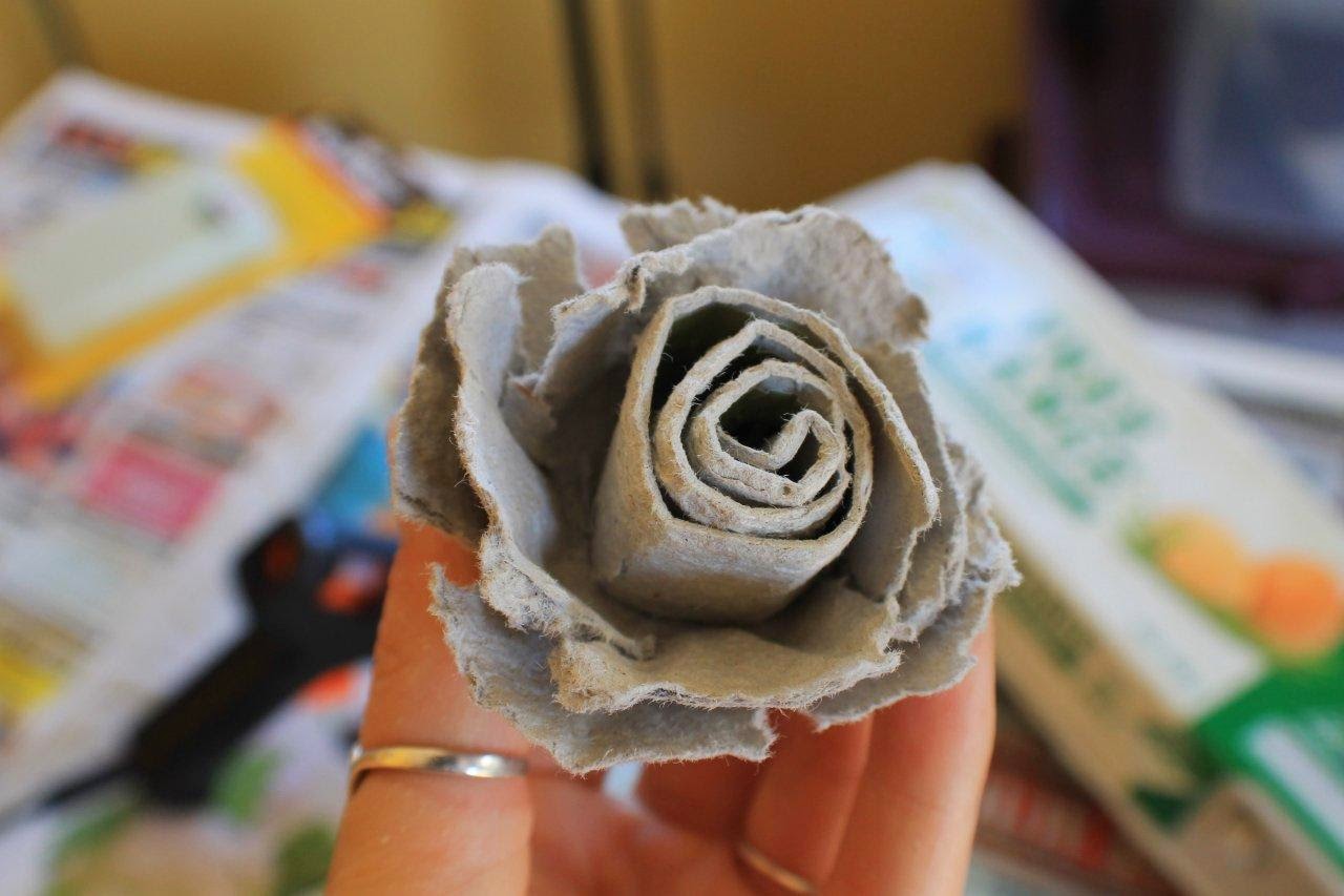 Godzgear Blog Egg Carton Roses and a DIY Lamp Shade!