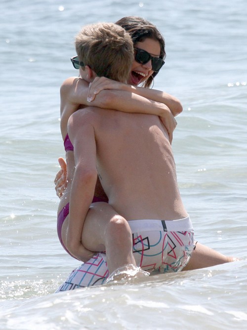 WATCH Justin Bieber And Selena selena gomez justin bieber vacation. WATCH Justin Bieber And Selena