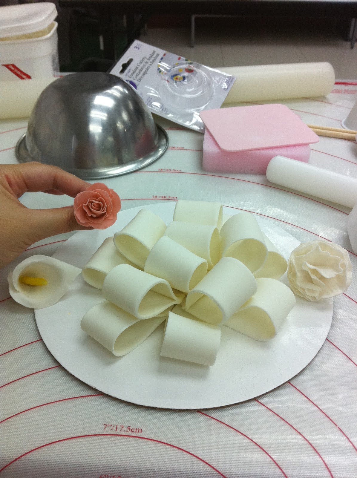 Home May De Cakes Wilton Cake Decorating Course 3 Gum Paste And