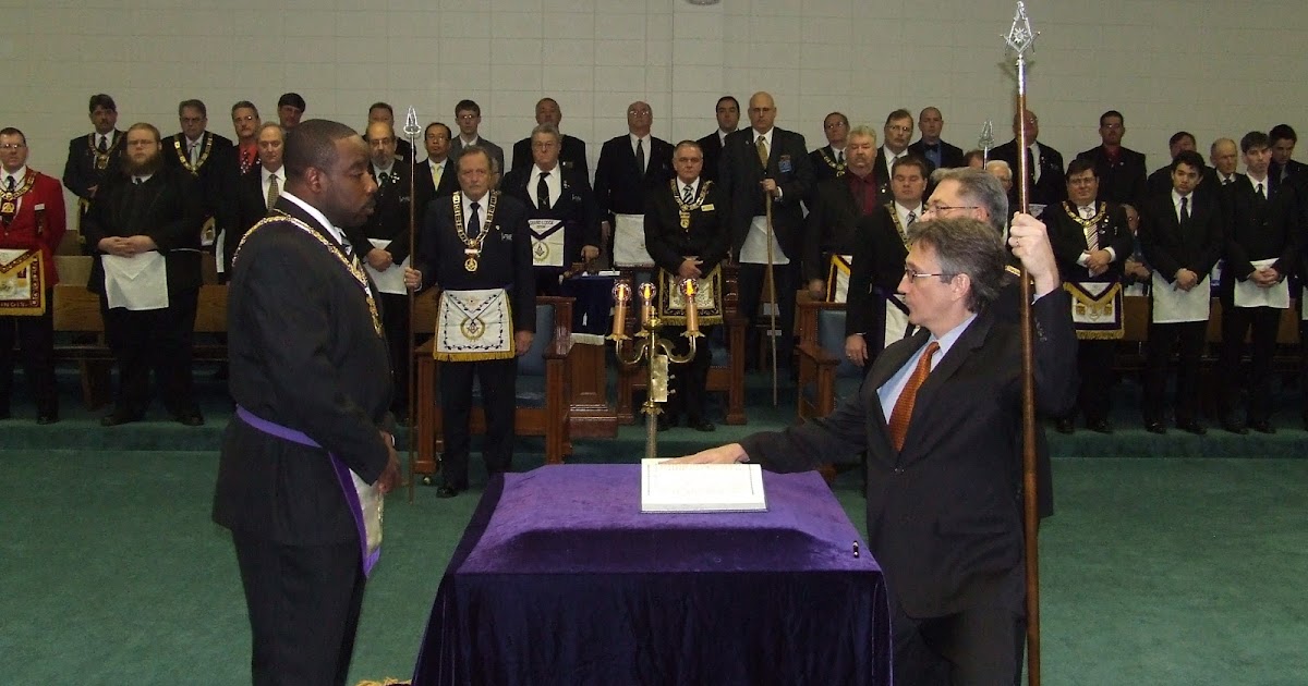 The Midnight Freemasons: A Mason At Sight — More Than A Snap of the Fingers