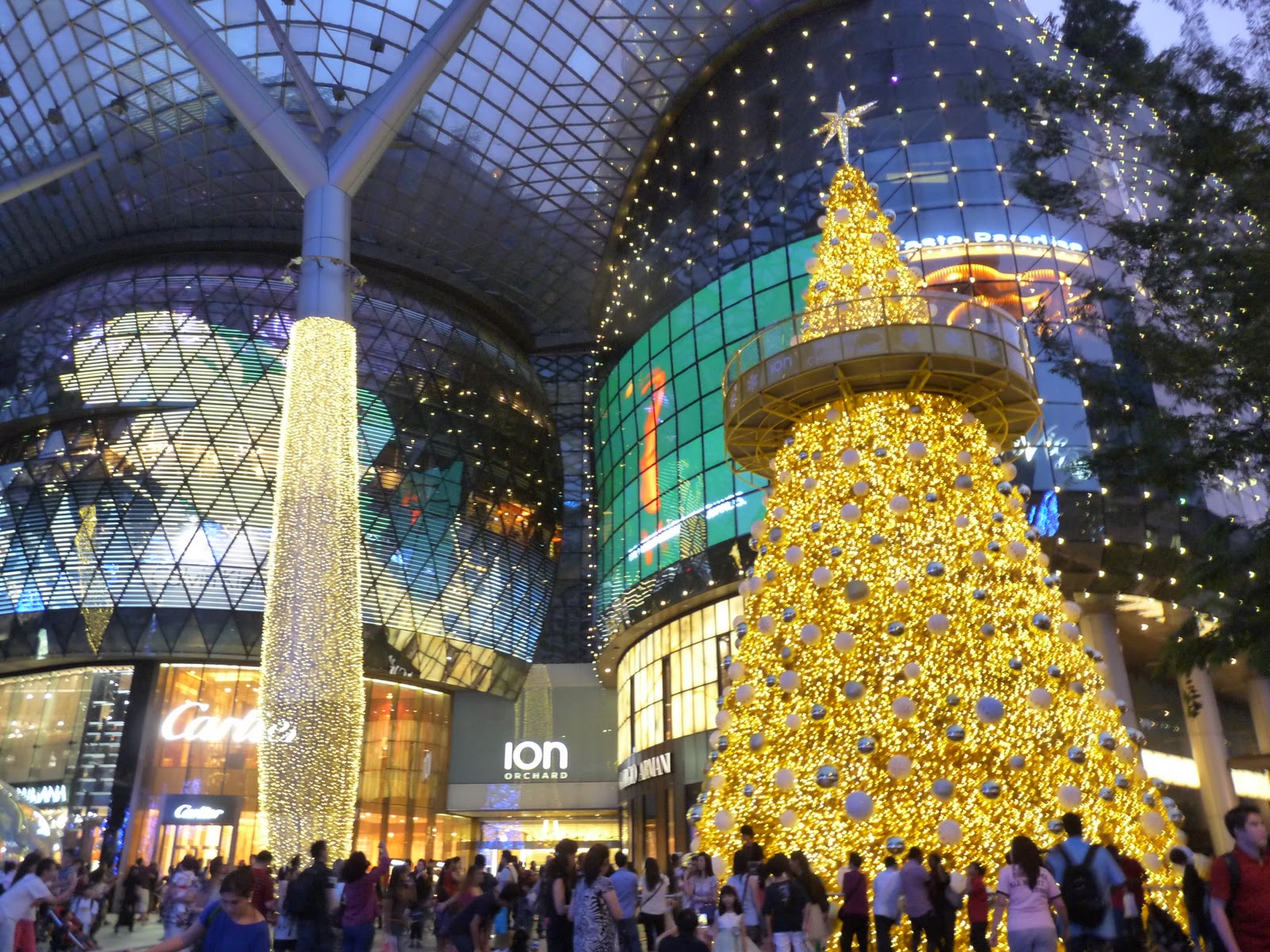 eastcoastlife: Tropical Christmas @Singapore - RT