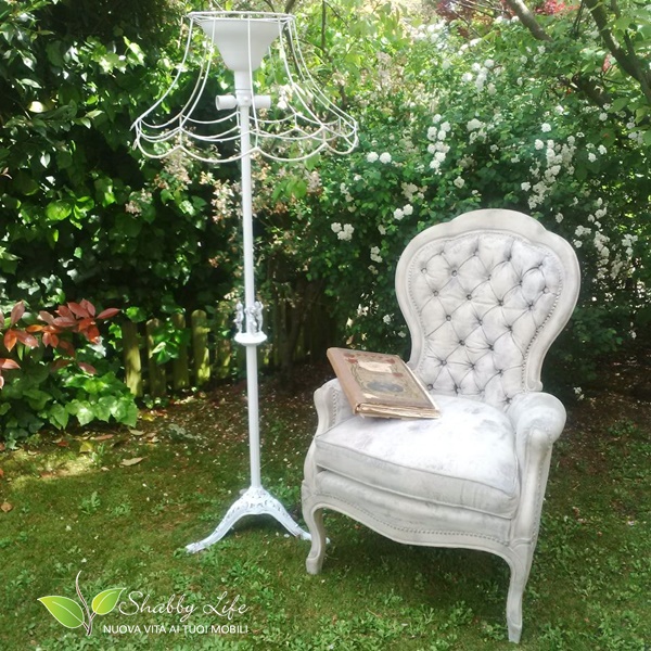 restyling di una vecchia lampada shabby chic