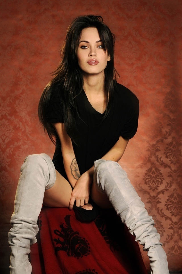 Megan Fox leather boots Megan Fox leather celebrityleatherfashions.blogspot.com
