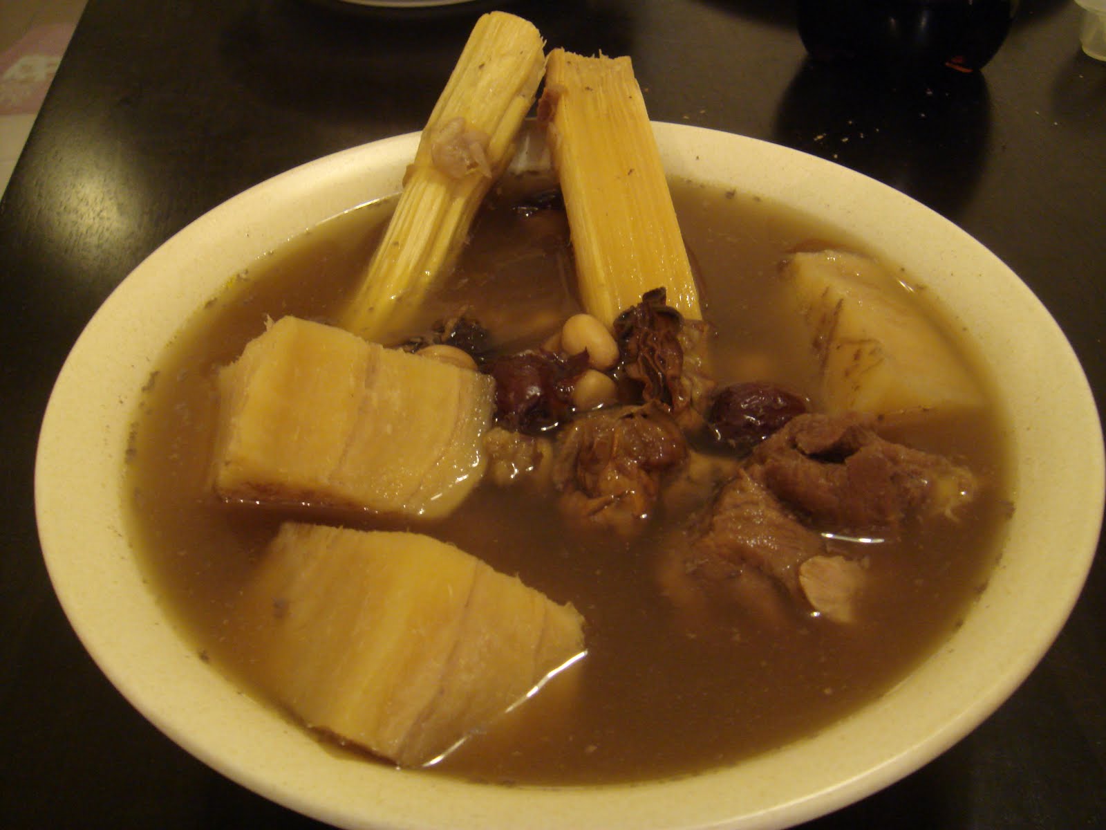 Austin n Iris Family Arrowroot sugar cane soup 粉葛甘蔗汤